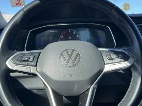 Used 2024 Volkswagen Jetta SE image 12