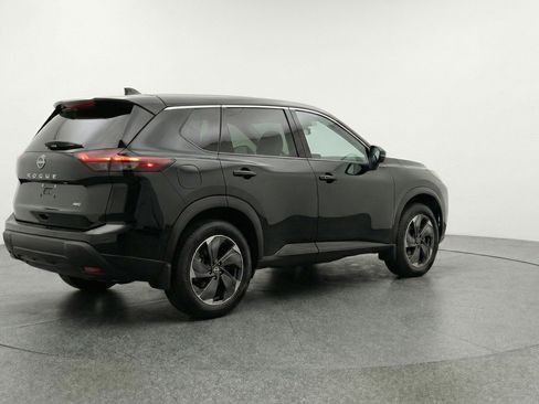 Used 2025 Nissan Rogue SV FWD image 9