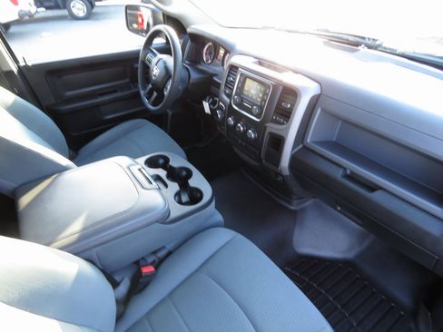 Used 2018 RAM 1500 Express image 14