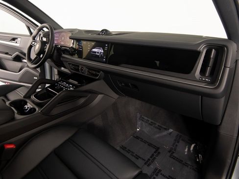 New 2026 Porsche Cayenne Coupe image 29