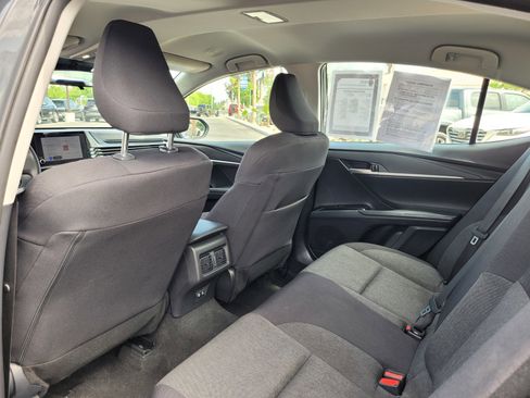 Used 2025 Toyota Camry LE image 13