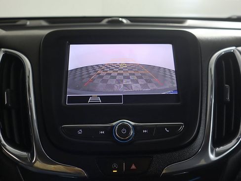 Used 2023 Chevrolet Equinox LT image 43