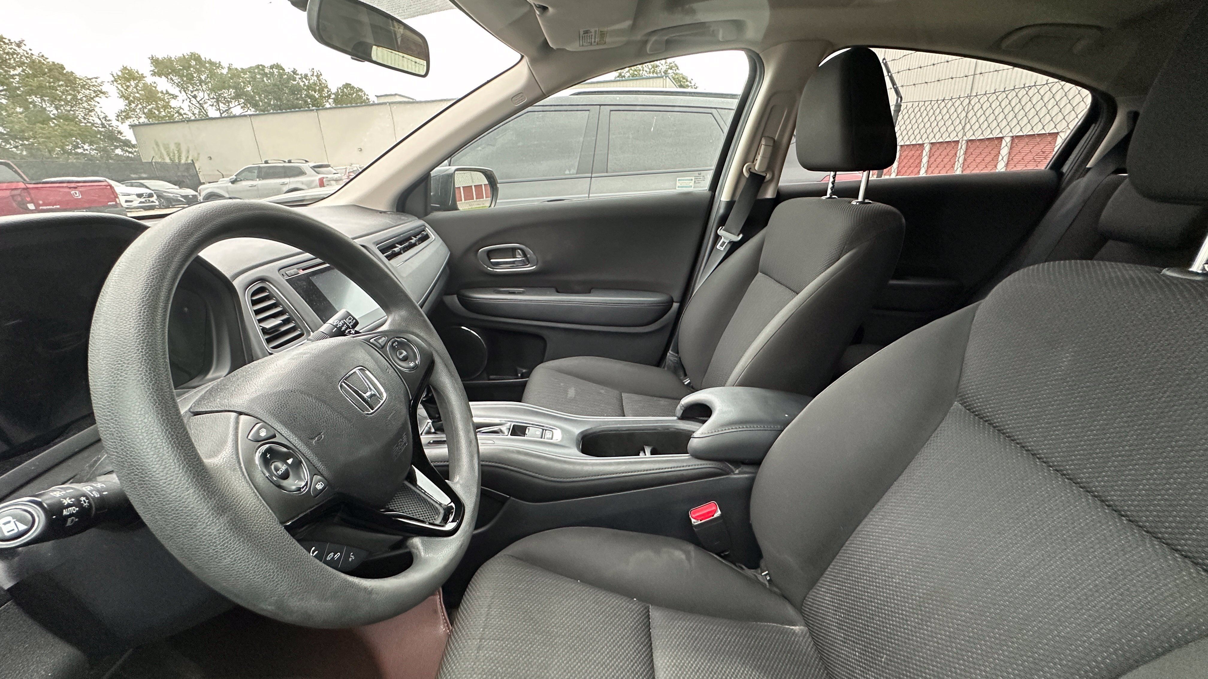 Used 2016 Honda HR-V EX image 4