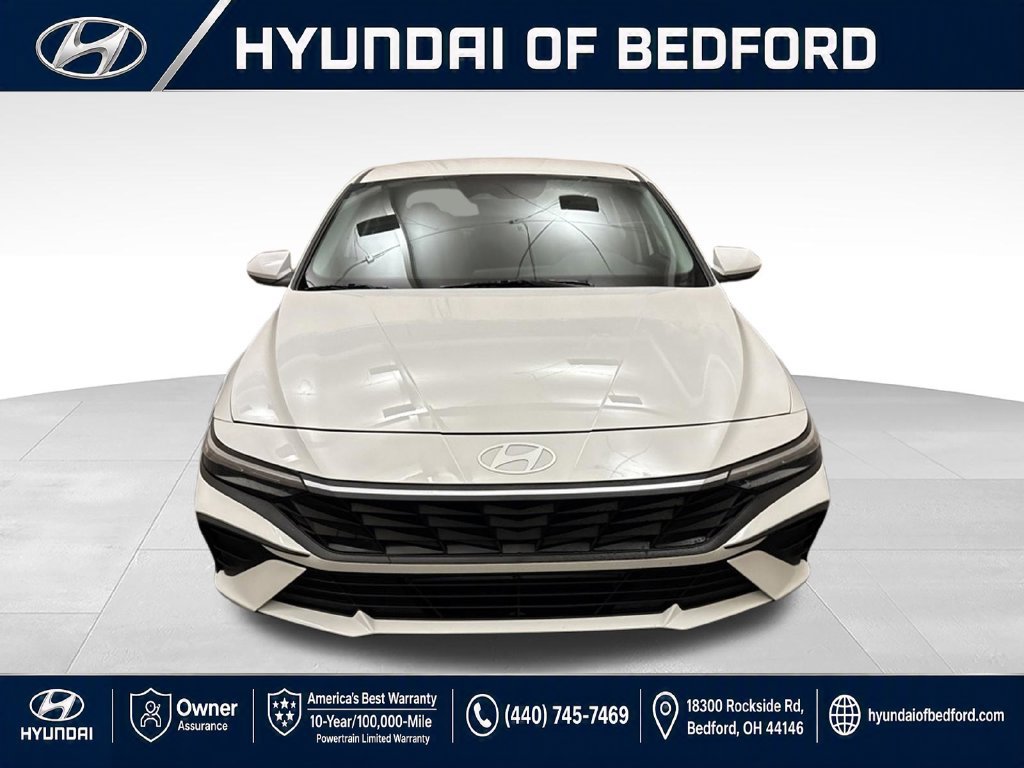 Used 2024 Hyundai Elantra SEL FWD image 2