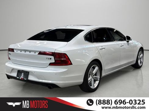 Used 2018 Volvo S90 T5 Momentum w/ Convenience Package AWD/4WD image 4
