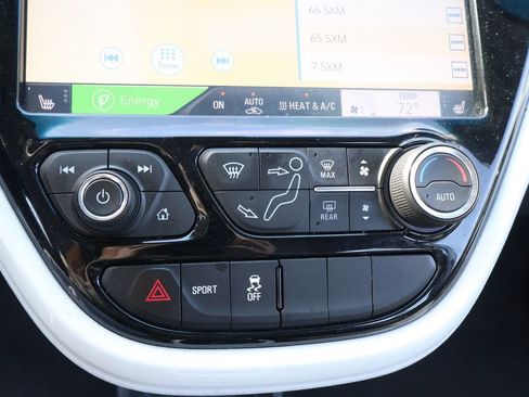 Used 2018 Chevrolet Bolt LT image 24