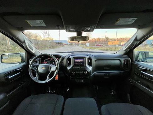 Used 2020 Chevrolet Silverado 1500 Custom w/ Custom Value Package image 11