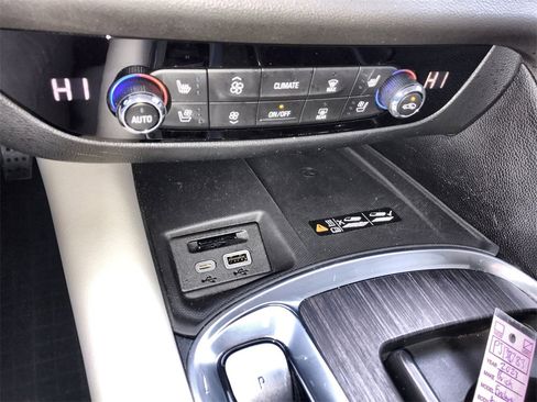 Used 2023 Buick Enclave Avenir w/ Avenir Technology Package image 18