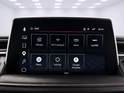 Used 2023 GMC Yukon SLT w/ SLT Luxury Package AWD/4WD image 35