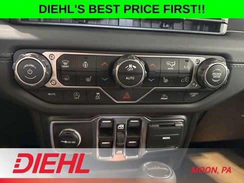 New 2026 Jeep Gladiator Sport AWD/4WD image 29