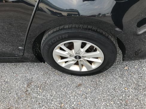 Used 2016 Kia Optima LX image 32