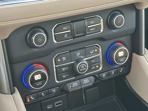 Certified 2022 Chevrolet Suburban Premier image 33