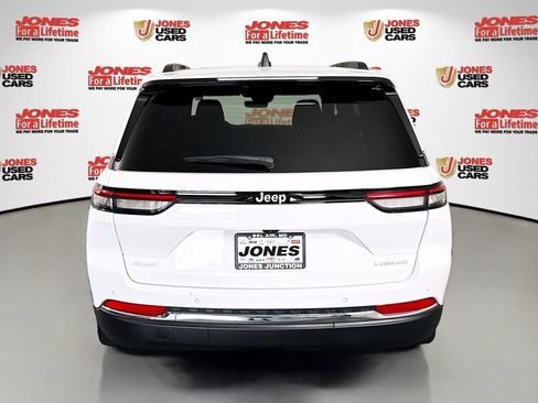 Used 2025 Jeep Grand Cherokee Laredo X AWD/4WD image 16