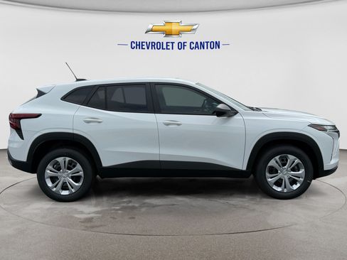 New 2026 Chevrolet Trax LS FWD image 4
