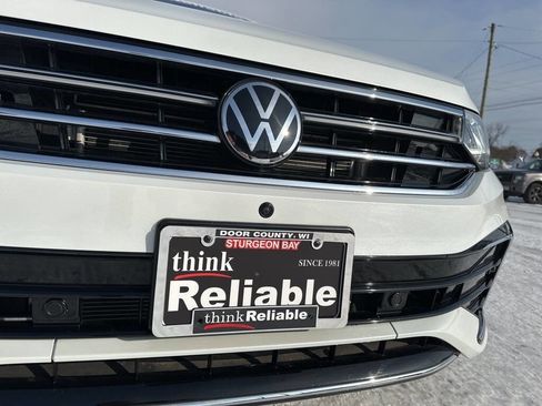 Used 2024 Volkswagen Tiguan SEL R-Line image 11