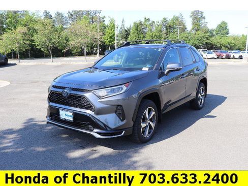 Used 2021 Toyota RAV4 SE w/ Weather & Moonroof Package AWD/4WD image 3