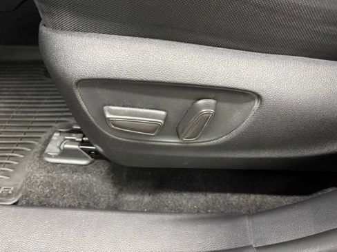 Used 2024 Toyota Highlander LE w/ Protection Package #3 (TMS) FWD image 18