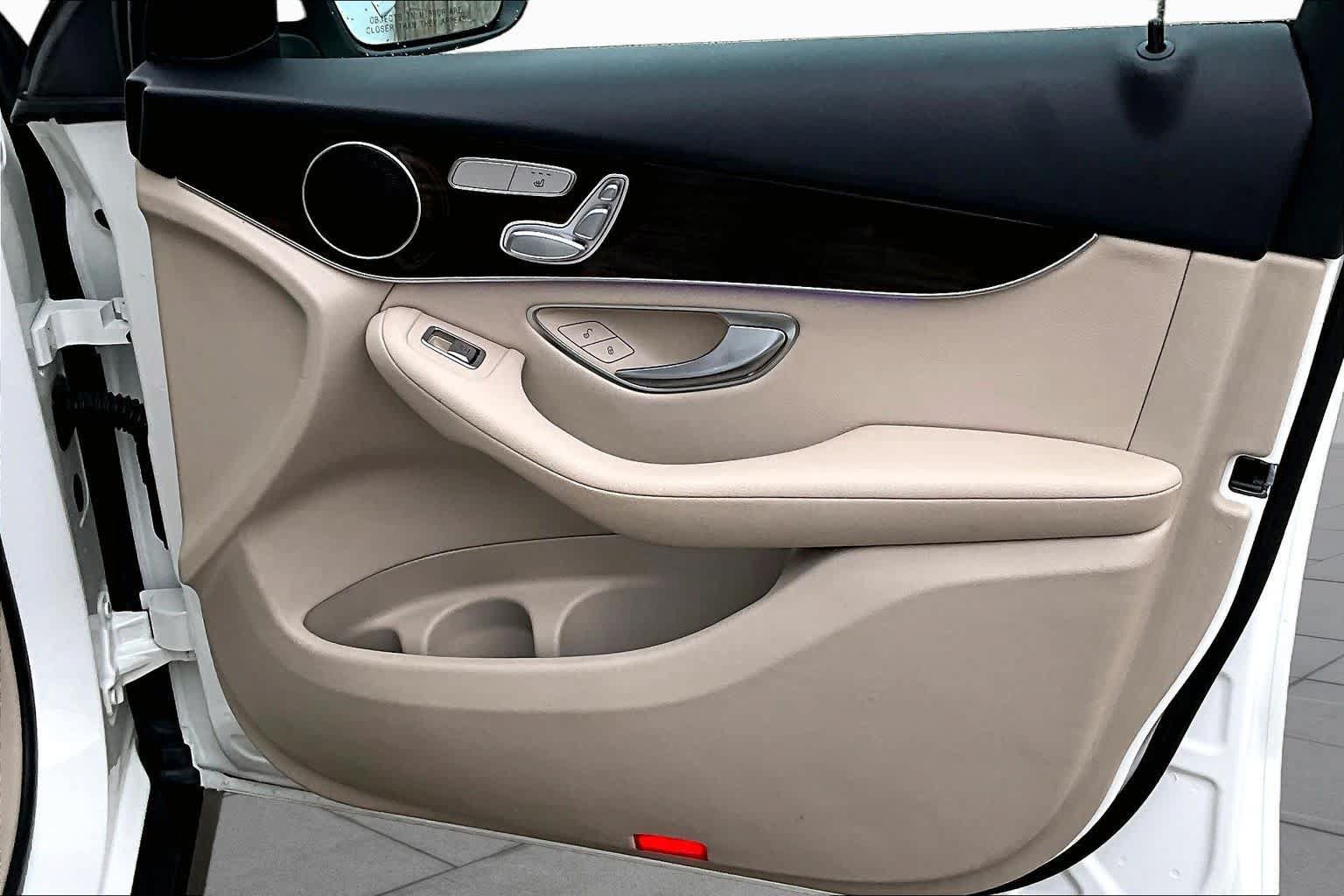 Used 2022 Mercedes-Benz GLC 300 image 23