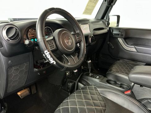 Used 2015 Jeep Wrangler Unlimited Sport w/ Connectivity Group AWD/4WD image 19