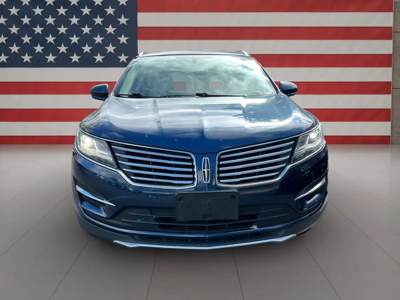 Used 2017 Lincoln MKC Premiere FWD image 2