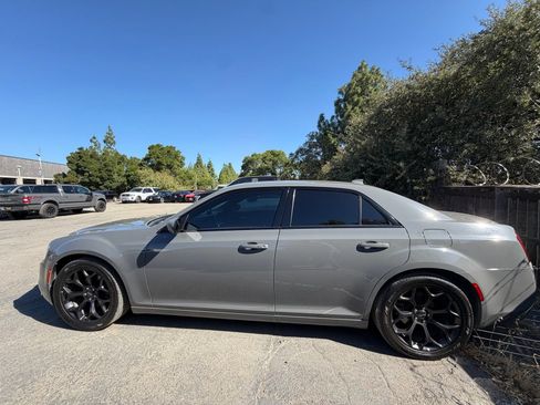 Used 2019 Chrysler 300 S RWD image 2