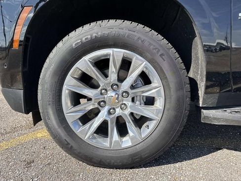 New 2026 Chevrolet Suburban Premier image 20