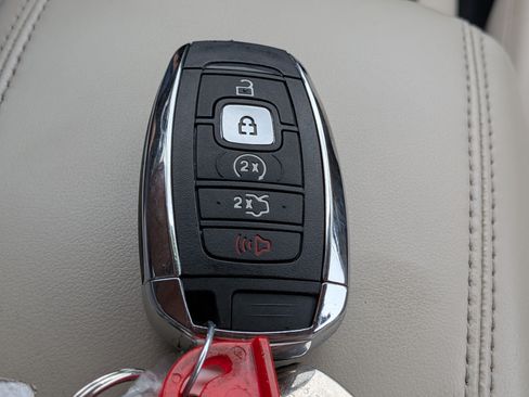 Used 2017 Lincoln MKC Reserve FWD image 35
