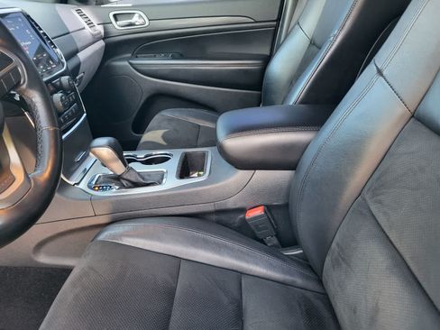 Used 2021 Jeep Grand Cherokee Laredo X AWD/4WD image 27