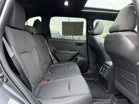Used 2025 Subaru Forester Premium image 17