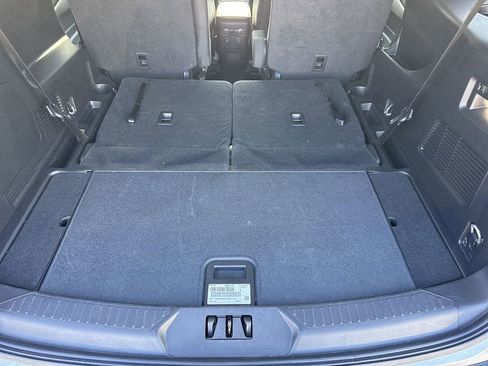 Used 2023 Ford Explorer XLT image 18