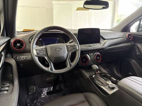 Certified 2025 Chevrolet Blazer RS w/ Enhanced Convenience Package AWD/4WD image 18