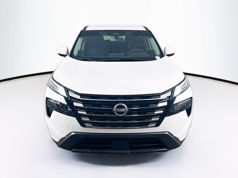 Used 2024 Nissan Rogue SV FWD image 2