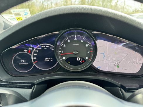 Used 2022 Porsche Cayenne S Platinum image 9