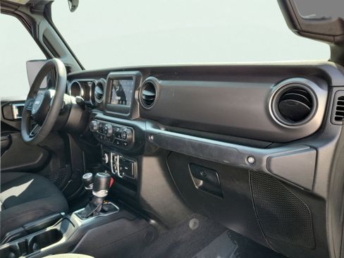 Used 2023 Jeep Gladiator Sport image 20