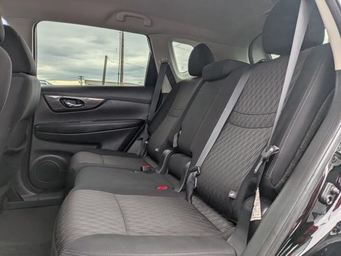Used 2018 Nissan Rogue SV FWD image 6