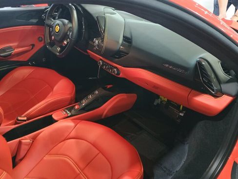 Used 2019 Ferrari 488 GTB RWD image 24