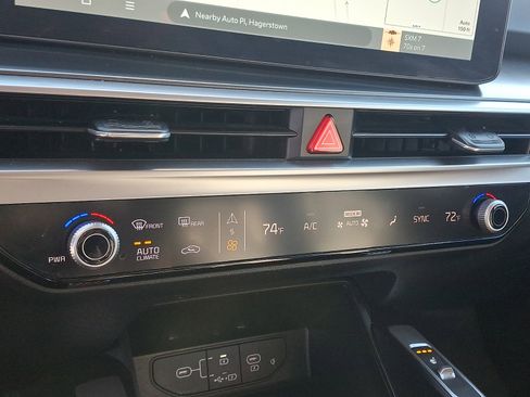 Certified 2024 Kia Sorento S image 16