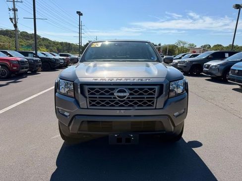 Certified 2023 Nissan Frontier SV w/ SV Convenience Package AWD/4WD image 3