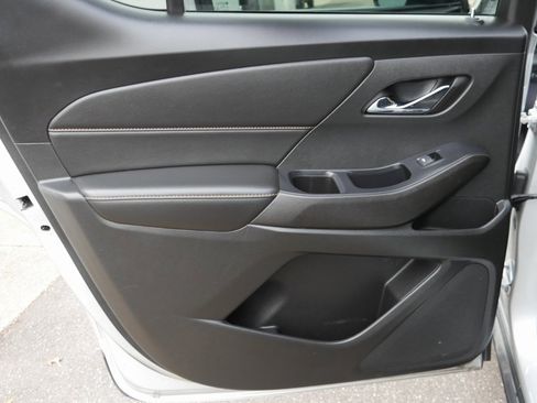 Used 2021 Chevrolet Traverse RS image 35