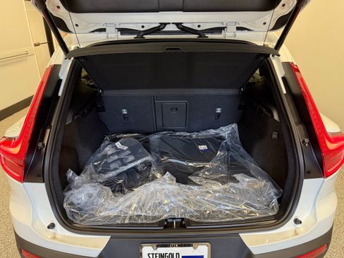 New 2026 Volvo XC40 B5 Plus w/ Protection Package Premier image 36