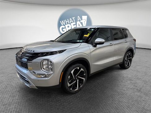 Used 2024 Mitsubishi Outlander SE image 8