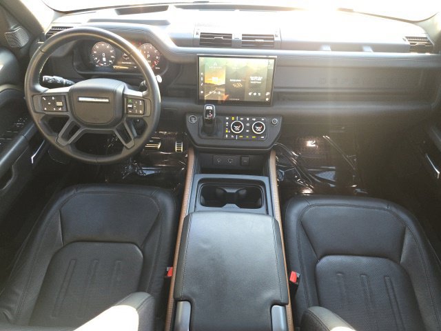 Used 2023 Land Rover Defender 110 X AWD/4WD image 33