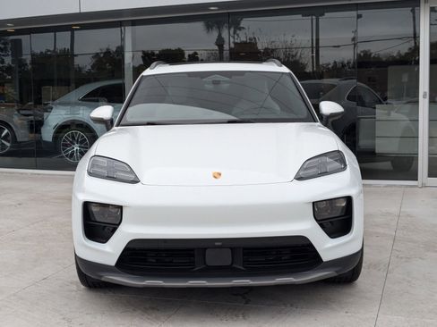 New 2025 Porsche Macan 4S Electric AWD/4WD image 8