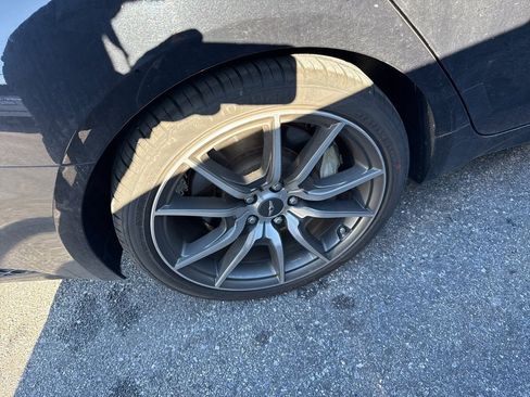 Used 2024 Genesis G70 2.5T image 12