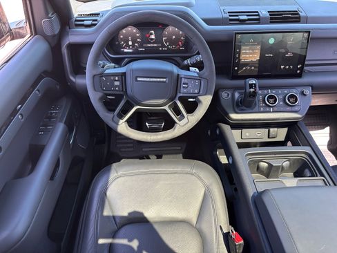 Used 2024 Land Rover Defender 110 V8 image 11