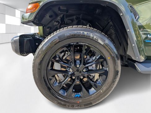 Used 2023 Jeep Wrangler Sahara w/ Cold Weather Group image 9