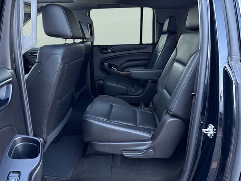 Used 2017 Chevrolet Suburban Premier RWD image 31