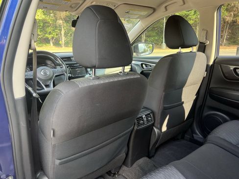 Used 2019 Nissan Rogue SV FWD image 18