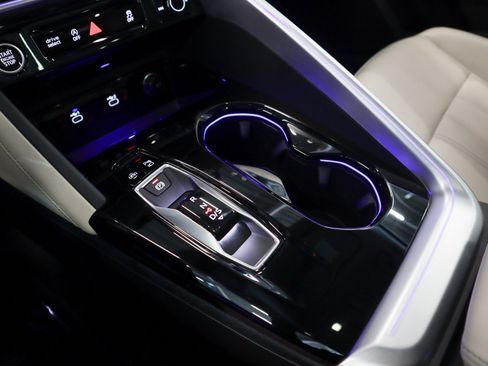 Certified 2025 Audi Q5 Premium w/ Convenience Package AWD/4WD image 21