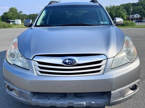 Used 2011 Subaru Outback 2.5i Premium w/ All-Weather Pkg AWD/4WD image 2
